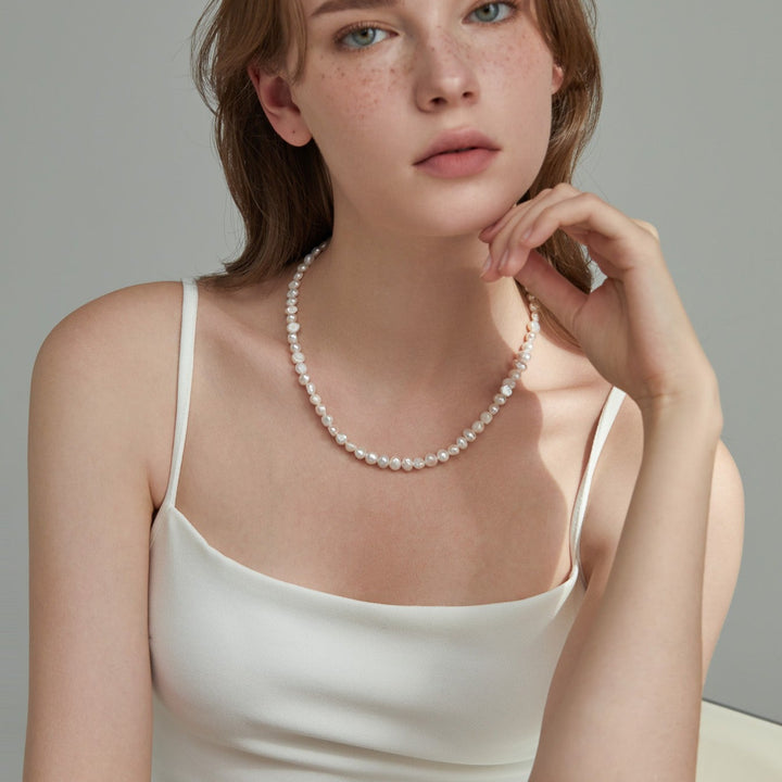 Jackie Essential Pearl Necklace