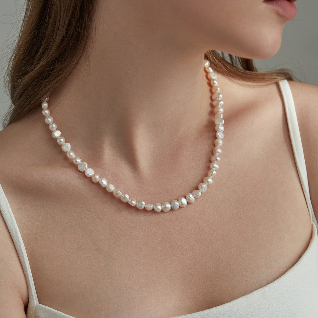 Jackie Essential Pearl Necklace